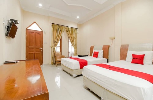 Merek House | RedDoorz Plus @ Jalan Tugu Silalahi Tongging