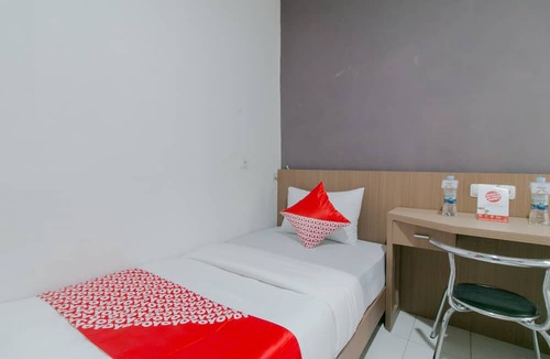 Karangtengah Hotel | OYO 2228 Arwinda Costel Syariah