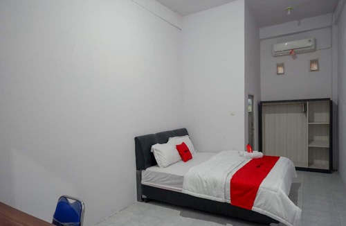 Mamuju Hotel | RedDoorz near Pasar Baru Mamuju