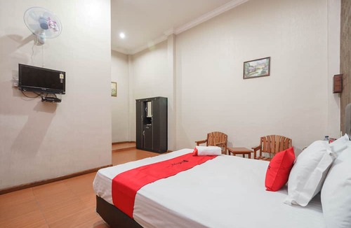 Parapat Hotel | RedDoorz near Danau Toba Parapat