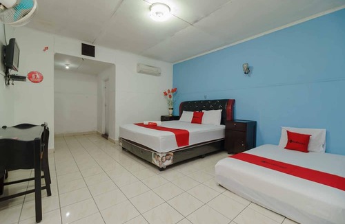 Pematangsiantar Hotel | RedDoorz Syariah near Jalan Asahan Pematang Siantar