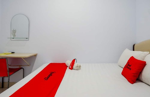 Buton Babau House | RedDoorz @ Hotel Bravo Pantai Kamali Bau Bau