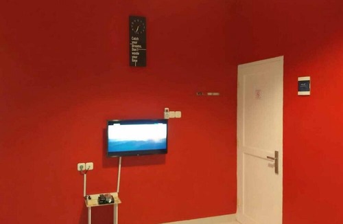 Bogor Barat Hotel | Reddoorz @ Sindangbarang Bogor