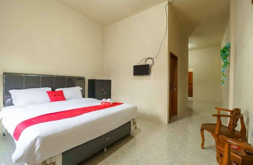 Berastagi Hotel | RedDoorz near Bukit Kubu Berastagi