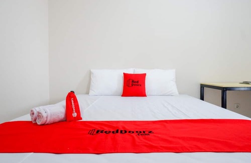 Tegal Hotel | RedDoorz near Pacific Mall Tegal 2
