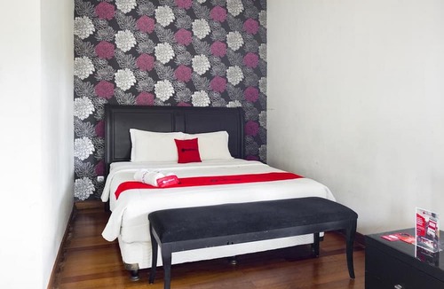 Lawang Hotel | RedDoorz Plus @ Purwodadi
