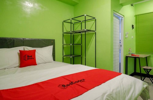 Semarang Hotel | RedDoorz @ Jalan Gatot Subroto Semarang