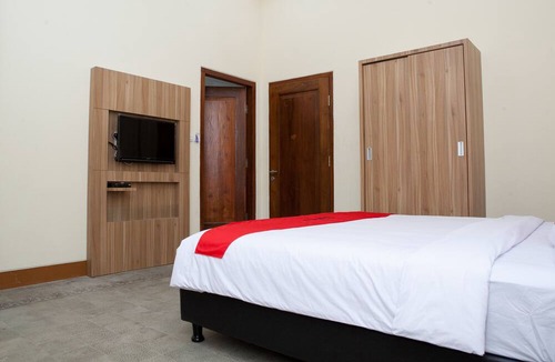 Astana Anyar Hotel | RedDoorz Plus near Pasundan University