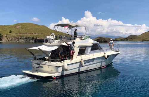 Labuan Bajo Boat Rental | Laislabonita