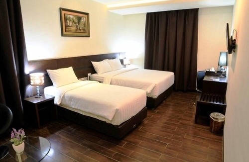 Panakkukang Hotel | Continent Centrepoint Hotel Makassar