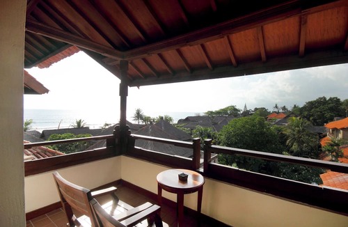 Batubelig Hotel | Grand Balisani Suites Hotel