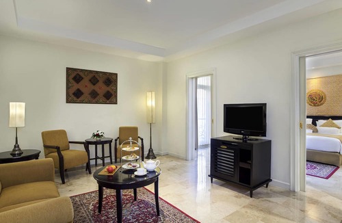 Central Yogyakarta Hotel | The Phoenix Hotel Yogyakarta - Handwritten Collection