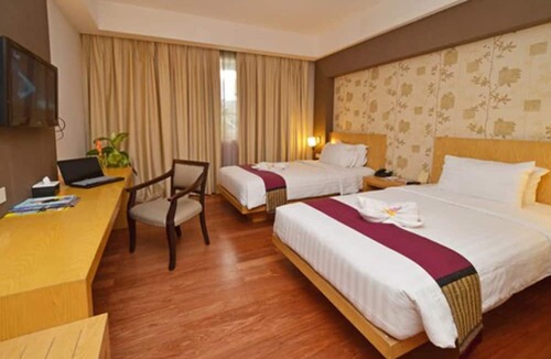 Padang Hotel | The Axana Hotel