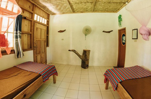 Krui House | Krui Surf Camp Hotel Mutiara Alam Zandino