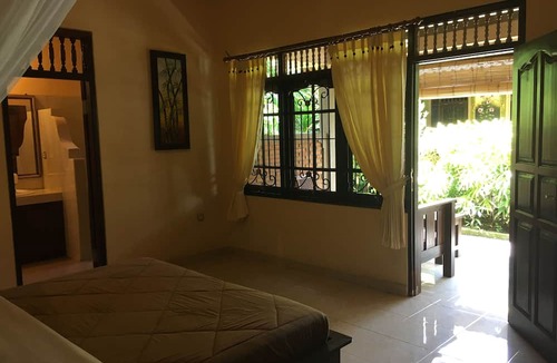 Senggigi House | Cafe Wayan Cottages