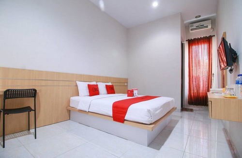 Purwokerto Hotel | RedDoorz Syariah near Universitas Jenderal Soedirman