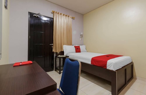 Manado Hotel | RedDoorz Plus near Pantai Malalayang Manado