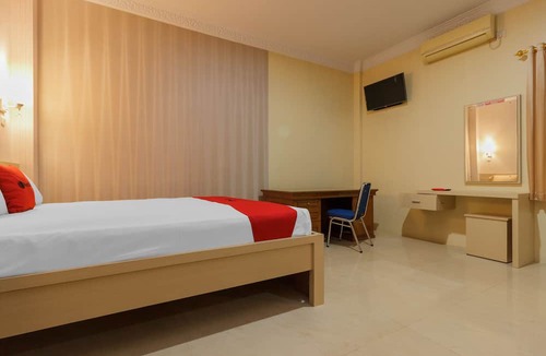 Manado Hotel | RedDoorz Plus near Pantai Malalayang Manado