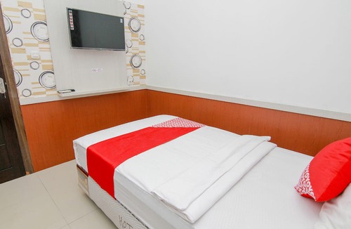 Palu Hotel | OYO 861 R Four Hotel