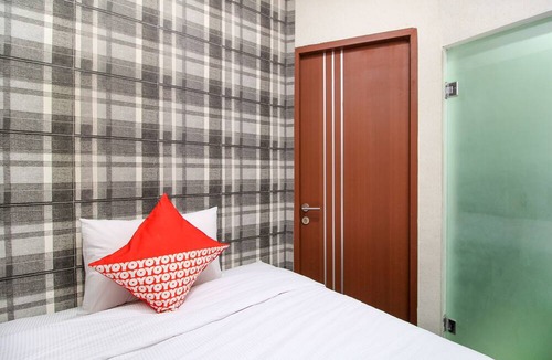 Surabaya Hotel | Capital O 217 A1 Hotel