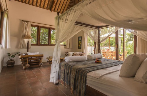 Jasri Villa | LUXURY VILLA RETREAT SURYA/CHANDRA SLEEPS 9 PAX, A/C 2 SWIMMING POOLS, CATERED