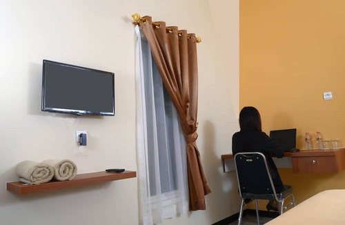 West Cirebon Bed & Breakfast | Denofe House
