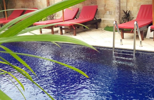 Lovina Hotel | Grand Raka Homestay