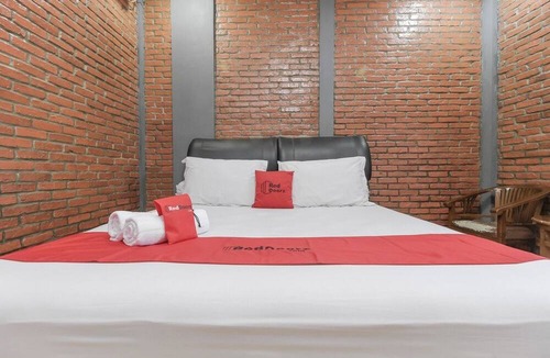 Ragunan House | RedDoorz Plus @ Ampera Raya