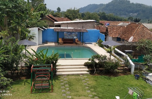 Cipanas Villa | Villa Pribadi Beunying 35 pax