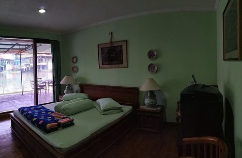 Cipanas Villa | Villa Lot 5 Lake View for 30 pax