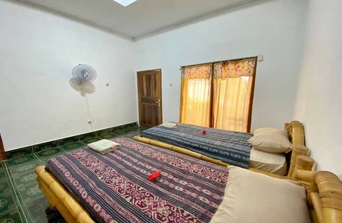 Gerupuk Bed & Breakfast | Duyung Rooms and Resto