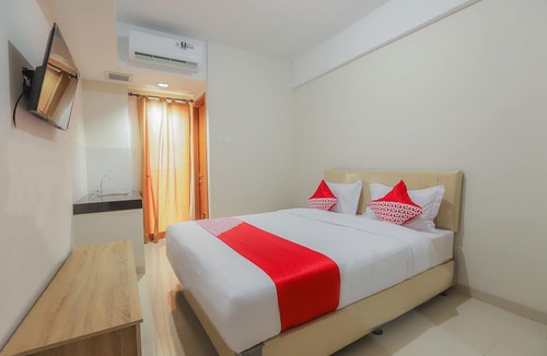 Depok Hotel | OYO 630 Green Lake View Cimanggis