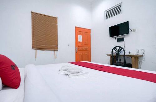 Pancawati Hotel | RedDoorz Syariah near Exit Toll Puncak