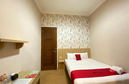 Malang Hotel | RedDoorz Syariah near Universitas Negeri Malang