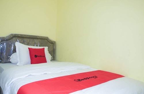 Pogung Lor Hotel | RedDoorz Syariah near Jogja City Mall 2