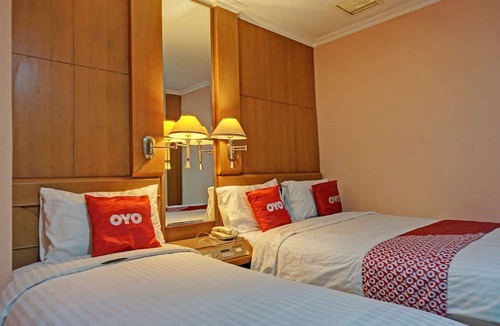 Chinatown Hotel | OYO 671 Hotel Capitol