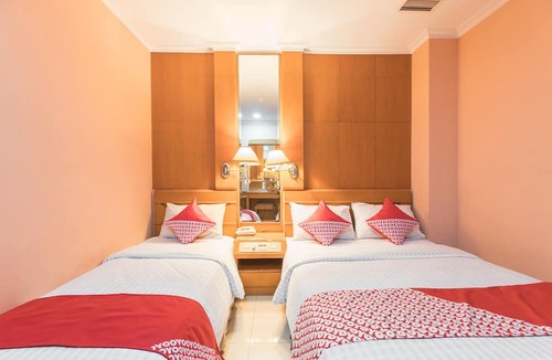 Chinatown Hotel | OYO 671 Hotel Capitol