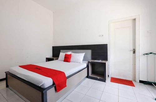 Purwokerto House | RedDoorz near Moro Mall Purwokerto