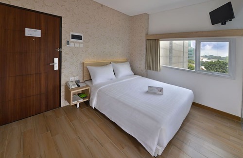 Melawai Hotel | Whiz Hotel Falatehan Jakarta