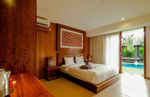 Batu Bolong Hotel | Papillon Echo Beach