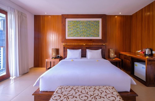 Batu Bolong Hotel | Papillon Echo Beach