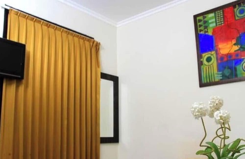Bandung House | Bantal Guling Trans