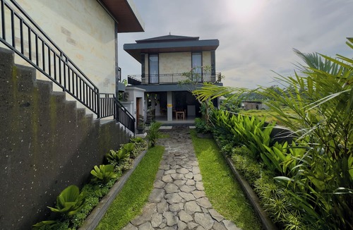 Kemenuh Hotel | Koeluma Bali