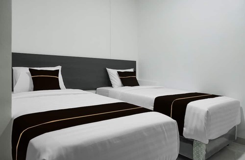 Padang Hotel | Hotel O Khan House Syariah