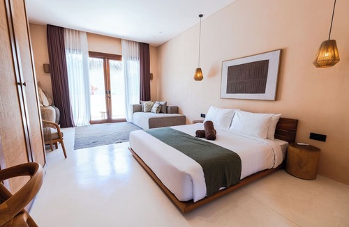 Pecatu Hotel | Sola