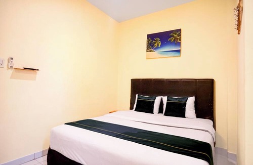 Medan Hotel | OYO 95017 Kapten Muslim Residence