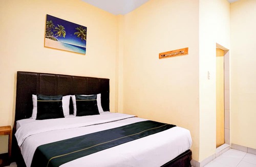 Medan Hotel | OYO 95017 Kapten Muslim Residence