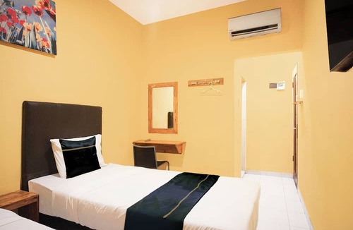 Medan Hotel | OYO 95017 Kapten Muslim Residence