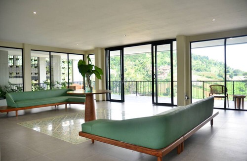 Bandung Villa | Emerald hill 12 BR karaoke heated pool