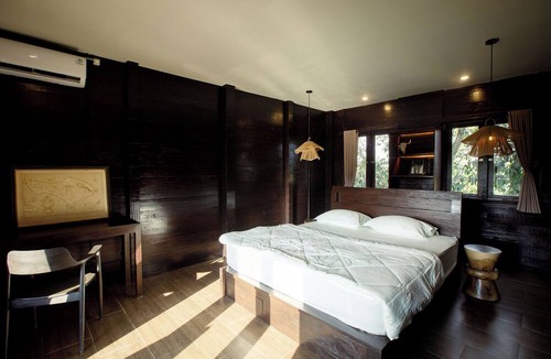 Beraban Hotel | Alpha Wolf Lodge